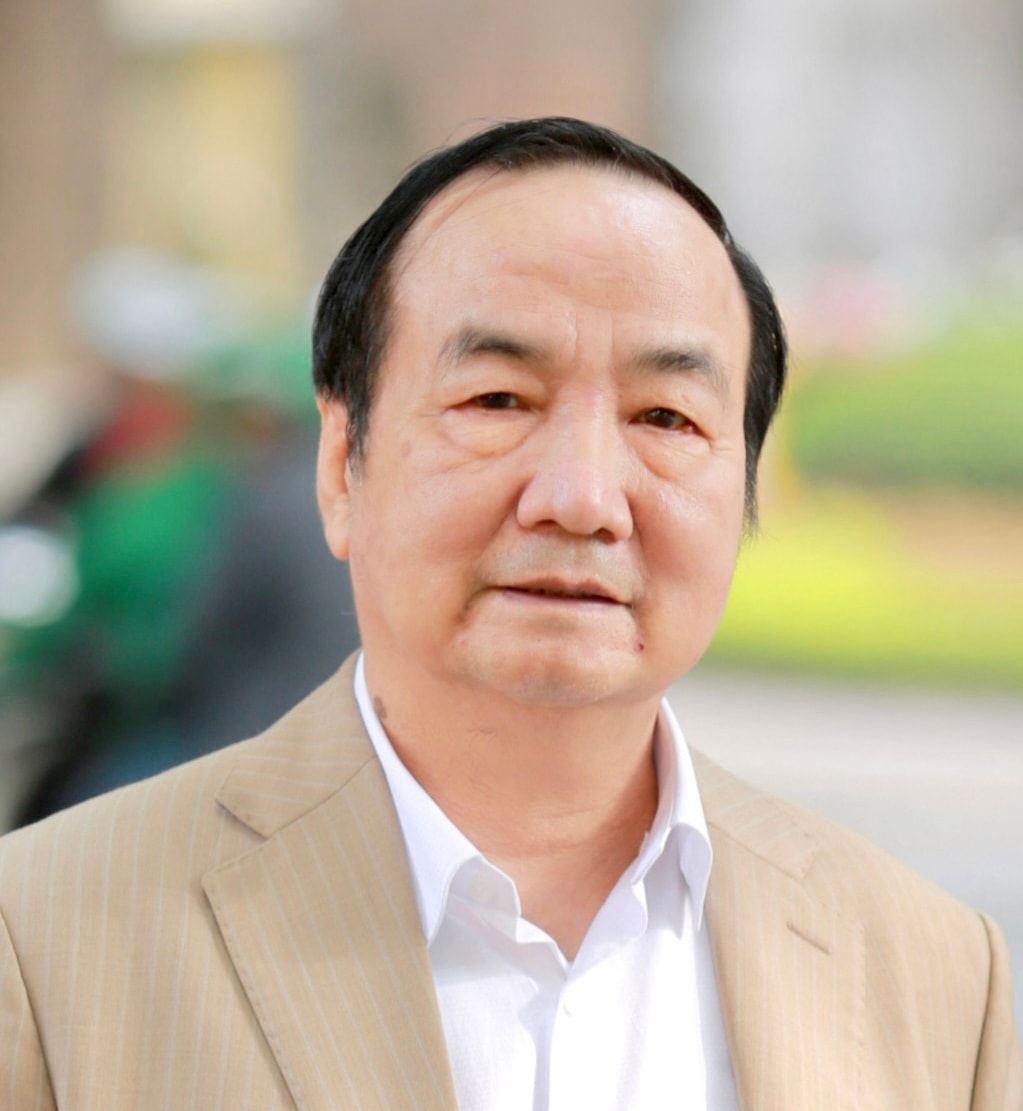 4 Ảnh chân dung Trần Khánh Thành