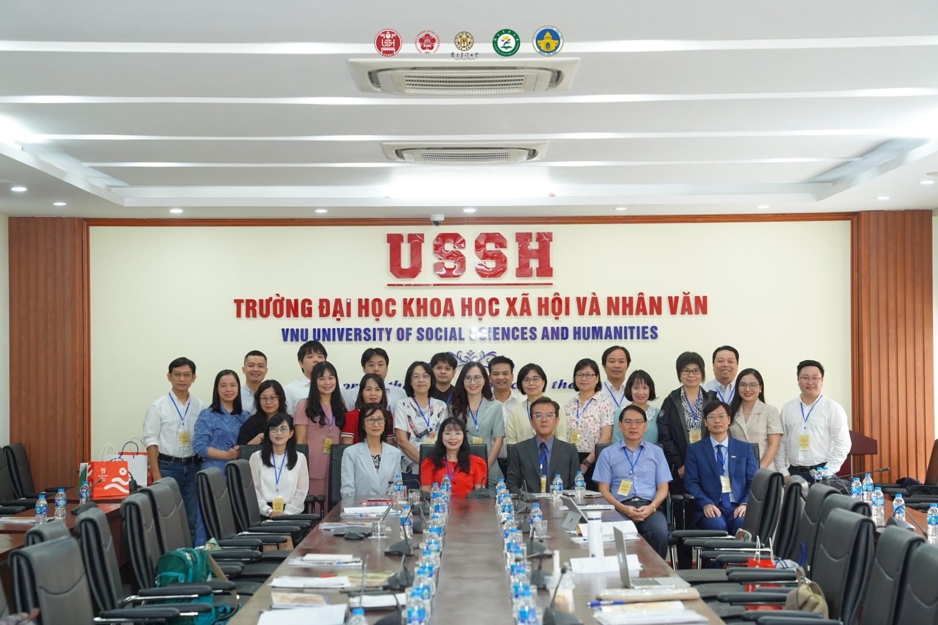 DIỄN ĐÀN KHOA HỌC QUỐC TẾ: NGHIÊN CỨU VÀ GIẢNG DẠY TRONG LĨNH VỰC KHOA HỌC XÃ HỘI VÀ NHÂN VĂN Ở VIỆT NAM VÀ ĐÀI LOAN (TRUNG QUỐC) ĐƯƠNG ĐẠI: ĐỘNG THÁI VÀ XU HƯỚNG PHÁT TRIỂN