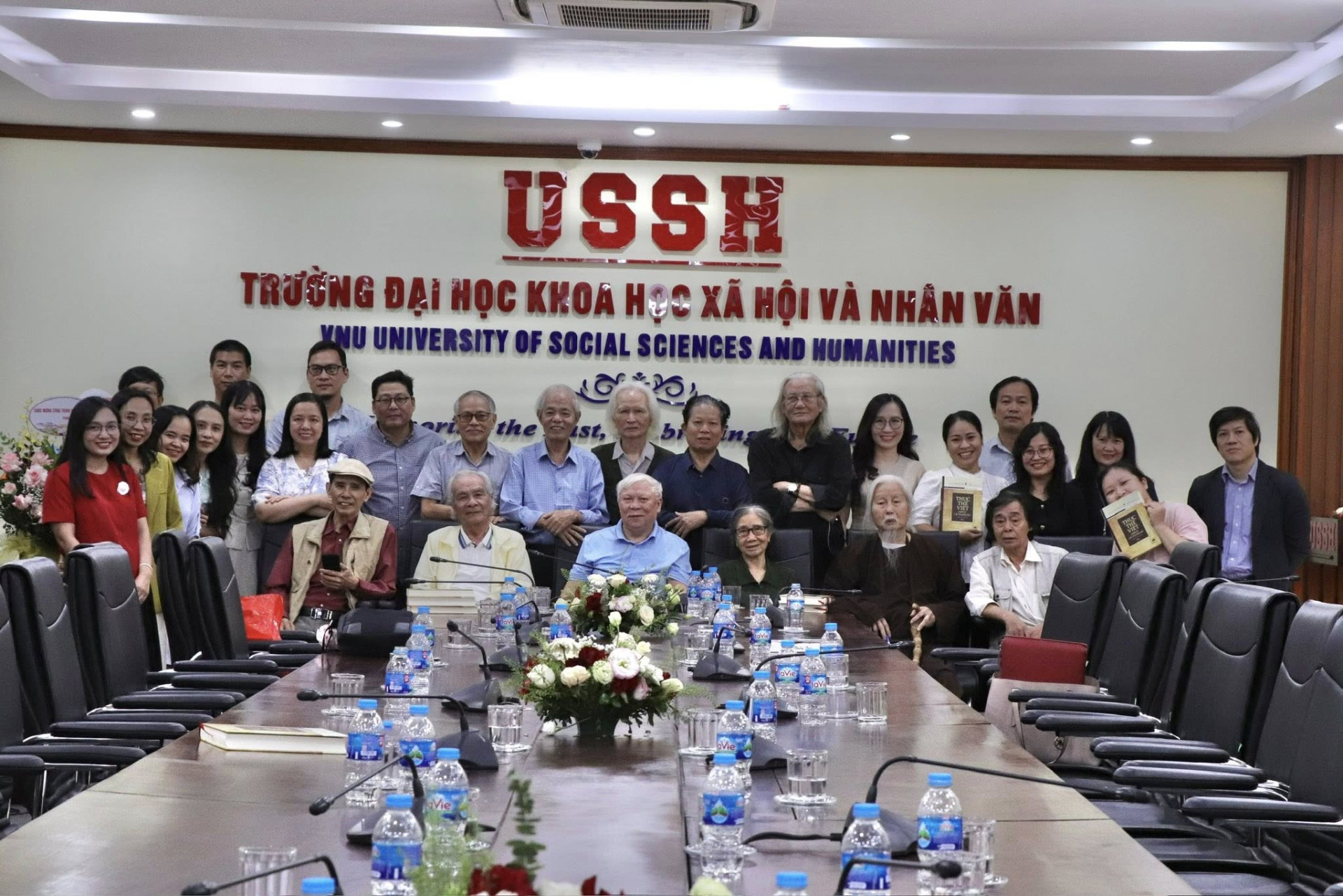 TỌA ĐÀM KHOA HỌC THỰC THỂ VIỆT NHÌN TỪ CÁC TỌA ĐỘ CHỮ - TIẾP CẬN LIÊN NGÀNH
