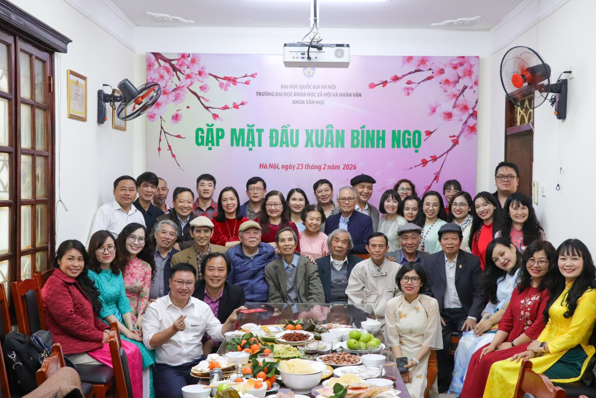 KHOA VĂN HỌC TỔ CHỨC GẶP MẶT ĐẦU NĂM XUÂN BÍNH NGỌ 2026